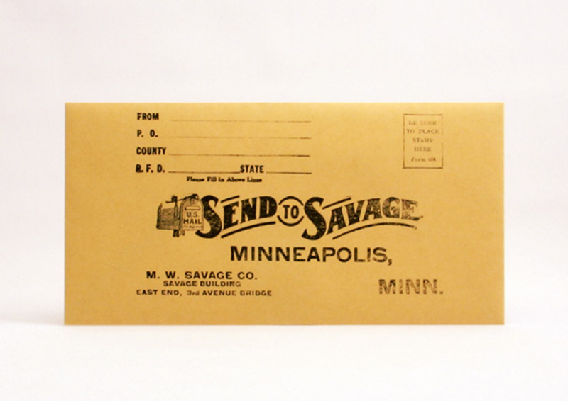 半晒クラフト×黒1色のデザイン_2