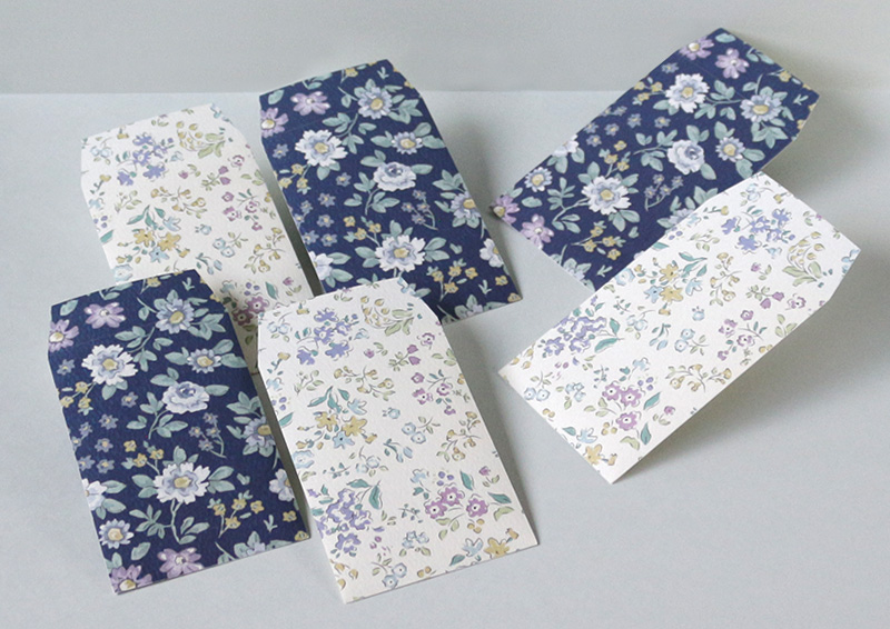 ぽち袋 花柄 紺色白色