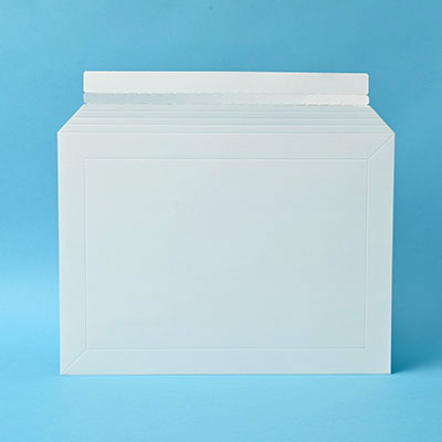 角A4ヨコ 厚紙封筒 270(テープ・ミシン目付)
幅 x 天地：312 x 228mm
米坪：270g/m2