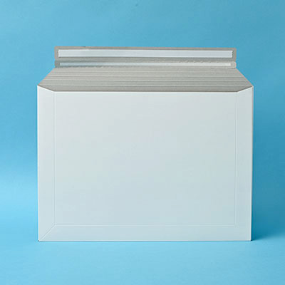 角A4ヨコ 厚紙封筒 270(テープ・ミシン目付)
幅 x 天地：312 x 228mm
米坪：270g/m2