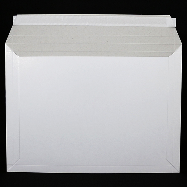 ラクソーメーラー(ヨコ/A4対応)（封かんテープ付き厚紙封筒）
幅 x 天地：340 x 250mm
米坪：270g/m2